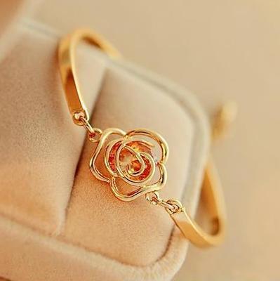 High-end Camellia Rhinestone Bracelet