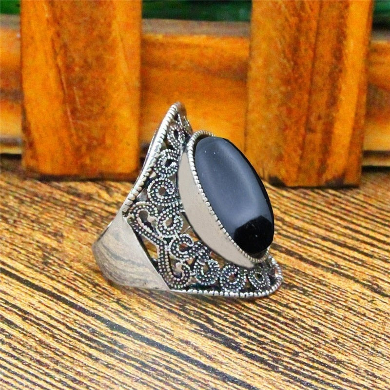 Vintage Hollow Flower Oval Stone Ring